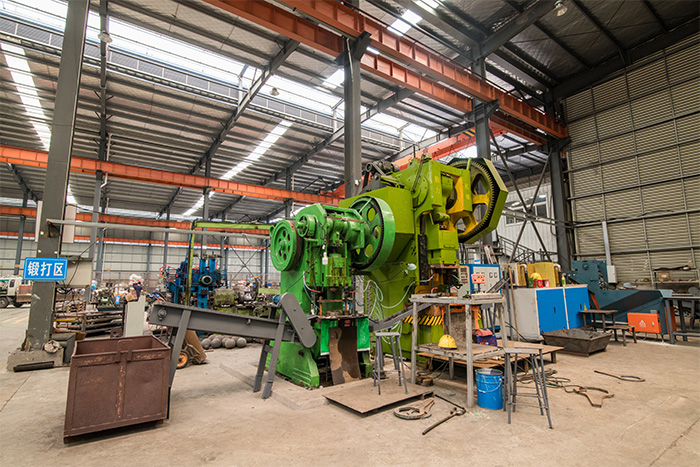 二连浩特网架配件-锥头加工车间